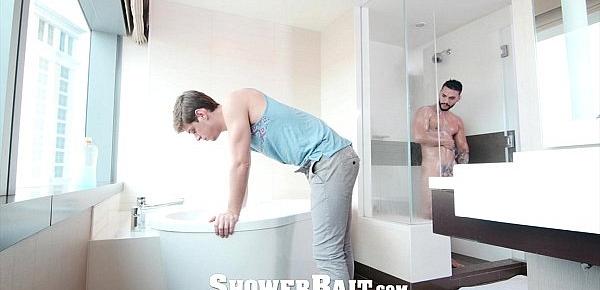  ShowerBait - Michael Del Rey Has Shower Sex with Arad Winwin